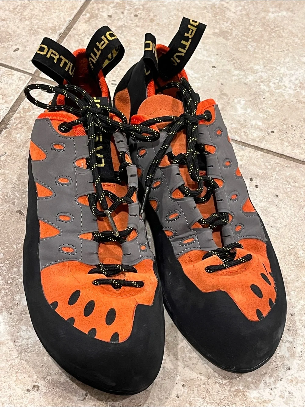La Sportiva Tarantulace Rock Climbing Shoes Mens Size 10 EU 43 Orange Leather